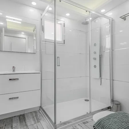 Bellavista Luxury Villa *